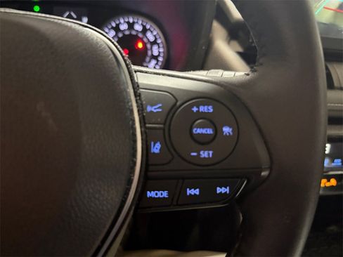 Used 2022 Toyota RAV4 XLE w/ Convenience Package image 27