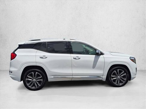 Used 2018 GMC Terrain Denali w/ Advanced Safety Package FWD image 4