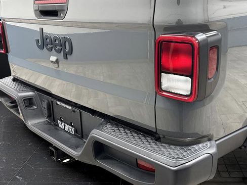 Used 2022 Jeep Gladiator Sport image 31