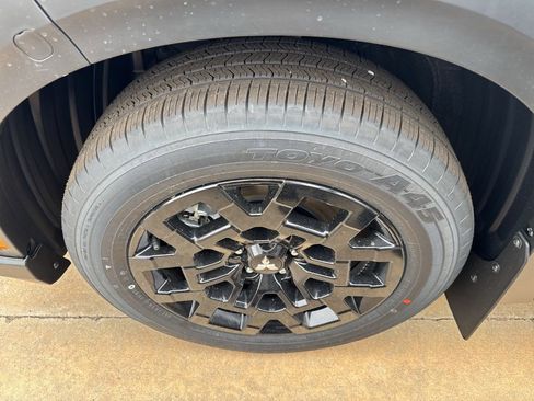 New 2026 Mitsubishi Outlander Trail Edition AWD/4WD image 42