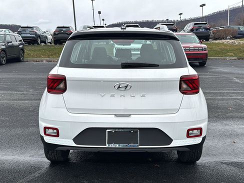 New 2026 Hyundai Venue SEL FWD image 6