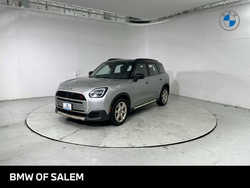 Used 2025 MINI Cooper Countryman S image 1