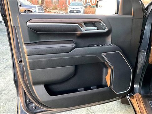 Used 2023 Chevrolet Silverado 1500 LT image 9