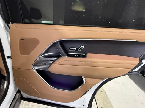 Used 2024 Land Rover Range Rover Long Wheelbase SE image 52