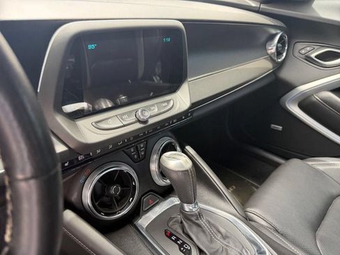Used 2018 Chevrolet Camaro LT RWD image 13