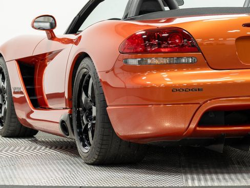 Used 2005 Dodge Viper SRT-10 w/ Copperhead Edition Group RWD image 24