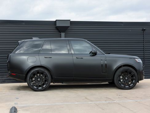 Used 2023 Land Rover Range Rover SE image 8
