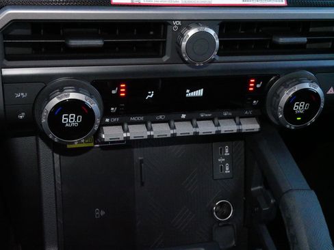 Certified 2025 Toyota 4Runner Limited image 23