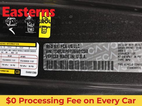 Used 2025 Jeep Wrangler Unlimited Sahara AWD/4WD image 34