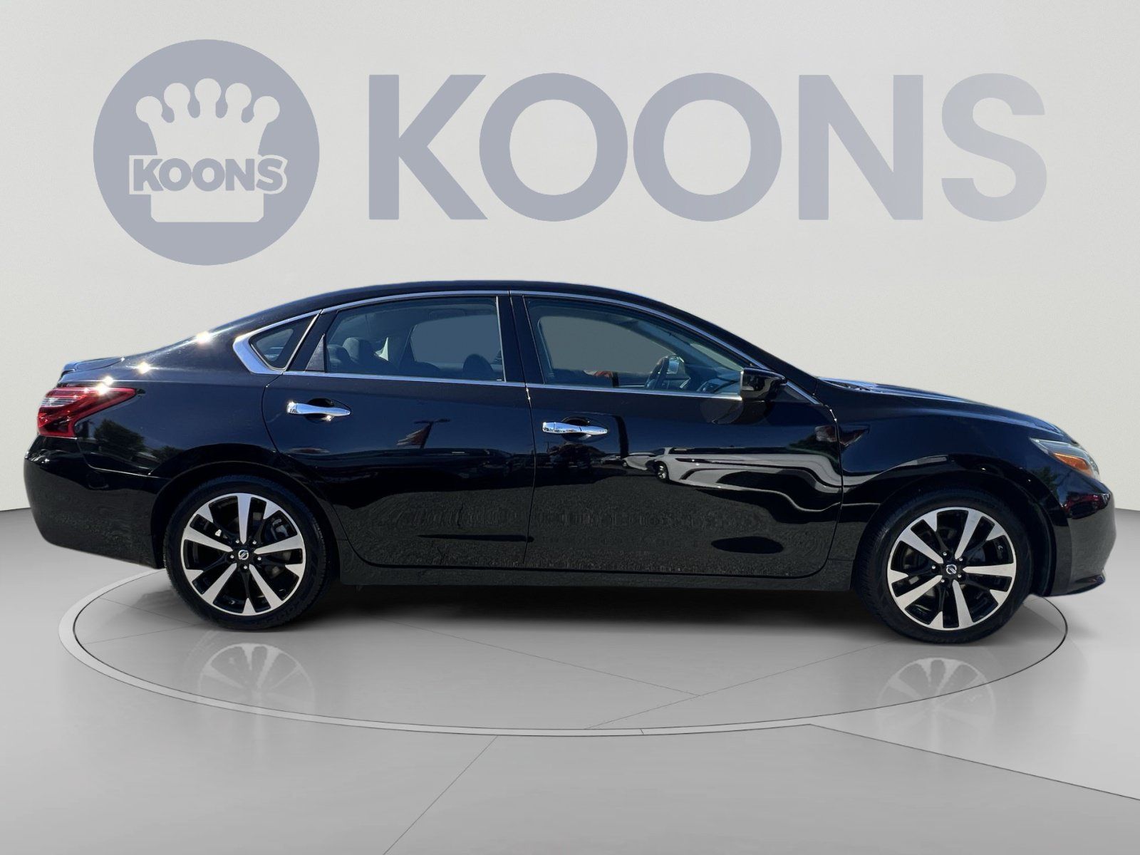 Used 2018 Nissan Altima 2.5 SR FWD image 8