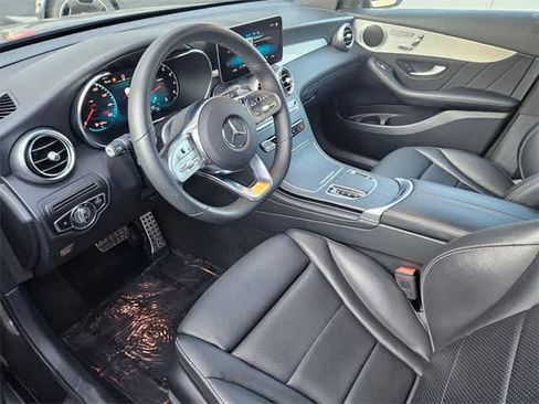 Used 2022 Mercedes-Benz GLC 300 image 2