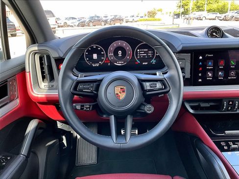 Certified 2025 Porsche Cayenne S AWD/4WD image 15