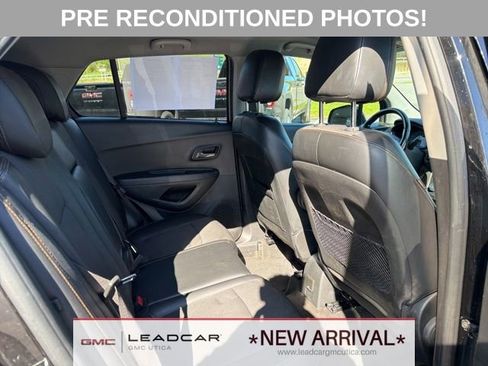 Used 2019 Chevrolet Trax LT w/ LT Convenience Package AWD/4WD image 12