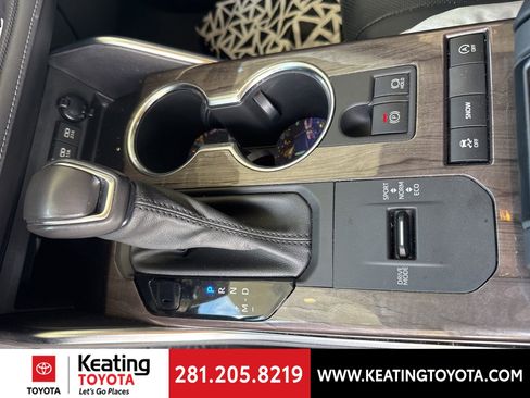 Used 2021 Toyota Highlander Platinum image 17