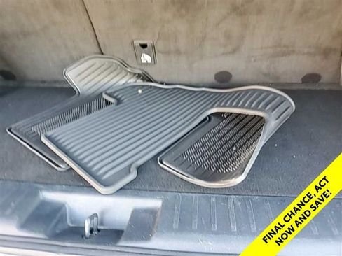 Used 2023 Toyota Highlander LE FWD image 18