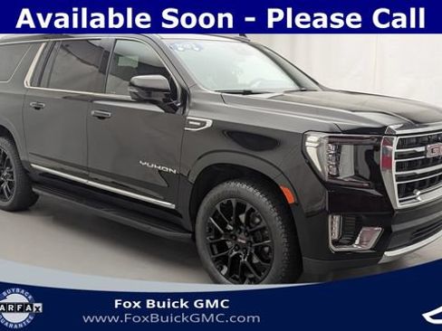 Certified 2023 GMC Yukon XL SLT w/ SLT Premium Package AWD/4WD image 3
