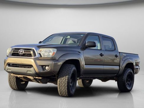Used 2012 Toyota Tacoma 4x4 Double Cab w/ SR5 Pkg image 16