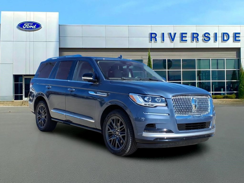 Used 2022 Lincoln Navigator Reserve AWD/4WD image 1
