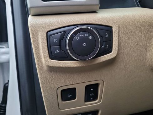 Certified 2019 Ford F350 Lariat w/ Lariat Ultimate Package image 17