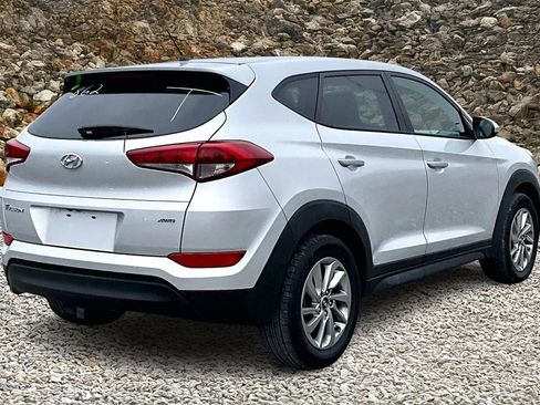 Used 2018 Hyundai Tucson SE image 2