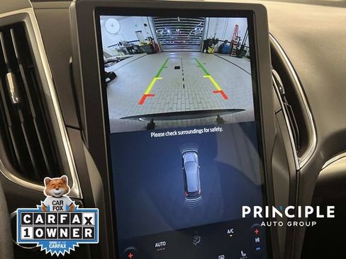 Used 2024 Ford Edge Titanium image 24