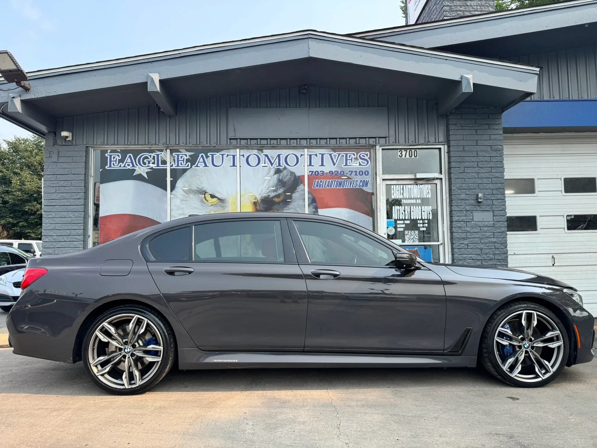 Used 2018 BMW 750i RWD image 2