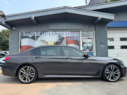 Used 2018 BMW 750i RWD image 2