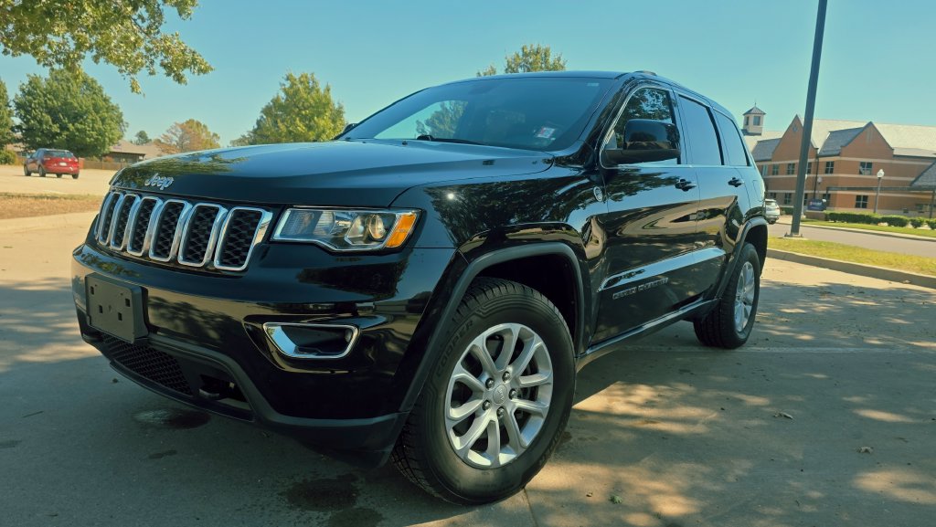 Used 2021 Jeep Grand Cherokee Laredo AWD/4WD image 7