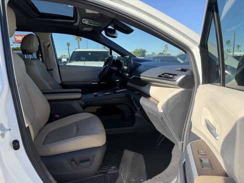 Used 2021 Toyota Sienna XLE image 33