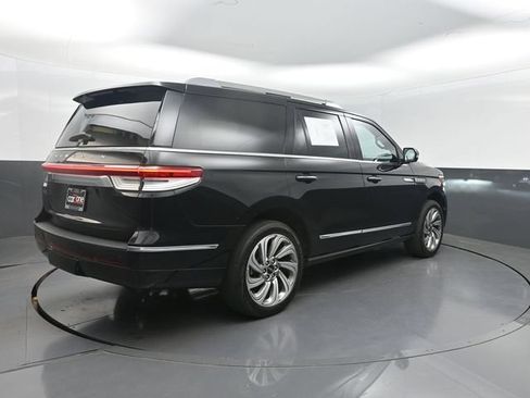 Used 2023 Lincoln Navigator Reserve RWD image 28