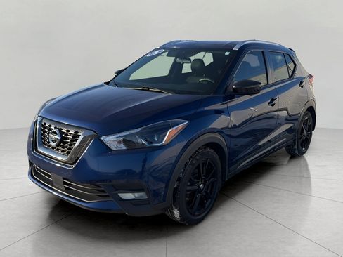 Used 2020 Nissan Kicks SR w/ SR Premium Package image 3