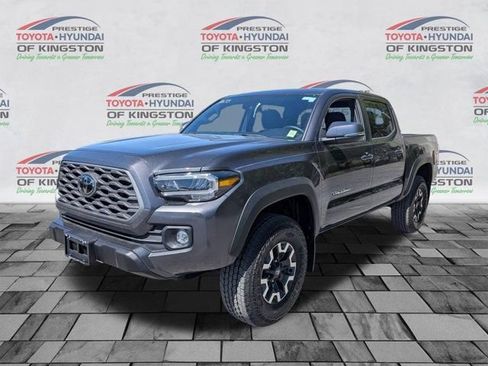 Certified 2023 Toyota Tacoma TRD Off-Road AWD/4WD image 8