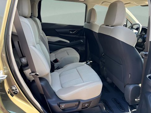 Used 2025 Subaru Ascent Premium w/ Premium Package image 16