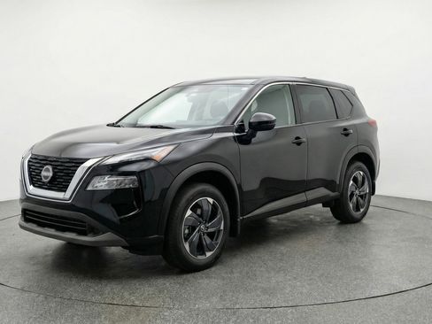 Used 2025 Nissan Rogue SV image 3