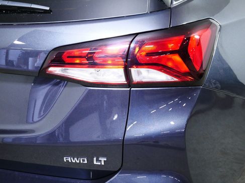 Used 2023 Chevrolet Equinox LT AWD/4WD image 17