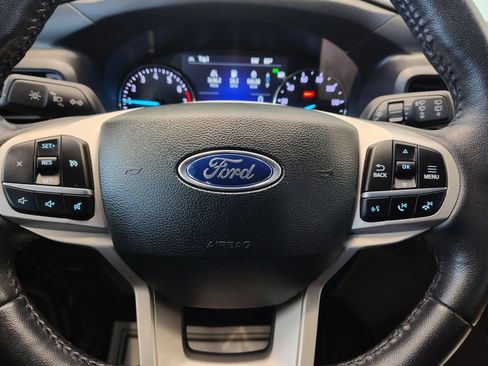 Used 2023 Ford Explorer XLT RWD image 17