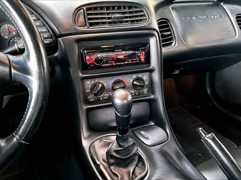 Used 1999 Chevrolet Corvette Coupe RWD image 9