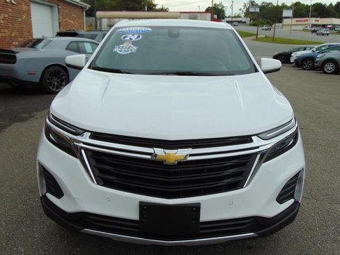 Used 2024 Chevrolet Equinox LT AWD/4WD image 2
