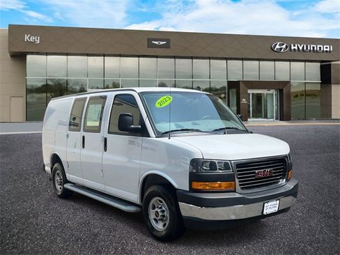 Used 2023 GMC Savana 2500 w/ Driver Convenience Package image 4