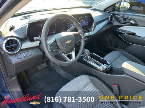 Used 2024 Chevrolet Trax LT w/ Driver Confidence Package image 20