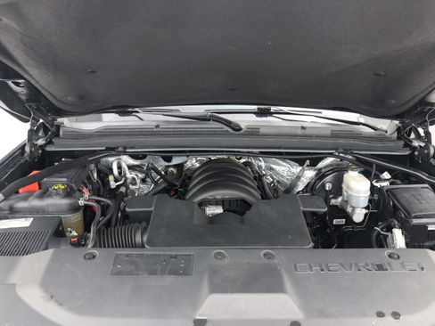 Used 2018 Chevrolet Suburban LS w/ Skid Plate Package image 34