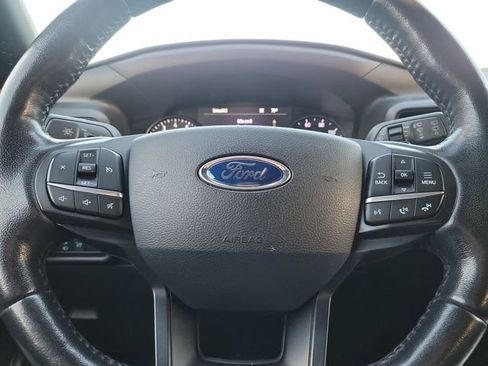 Used 2020 Ford Explorer XLT image 17