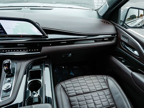 Used 2023 Cadillac Escalade V image 15