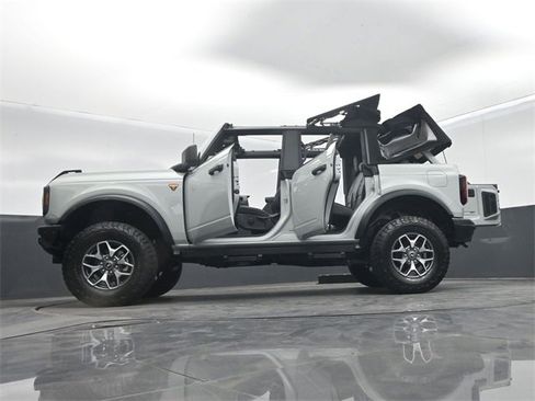 Used 2021 Ford Bronco Badlands image 74