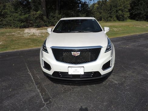 Certified 2023 Cadillac XT5 Sportv w/ Technology Package image 2