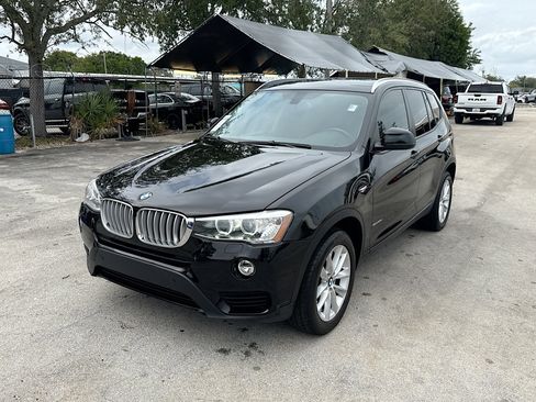 Used 2017 BMW X3 sDrive28i image 3