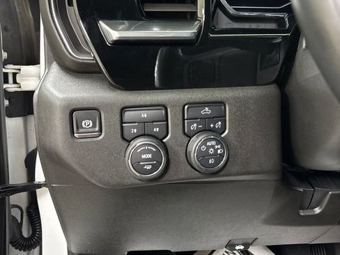 Used 2025 Chevrolet Silverado 2500 LT w/ Convenience Package AWD/4WD image 11