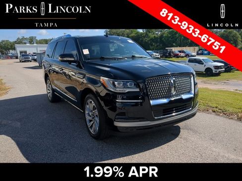 Used 2024 Lincoln Navigator Reserve AWD/4WD image 2