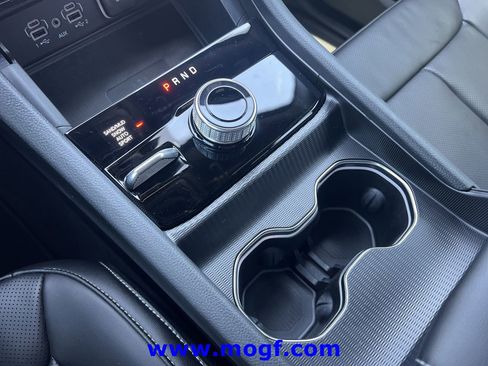 Used 2025 Jeep Grand Cherokee L Limited w/ Luxury Tech Group II AWD/4WD image 11
