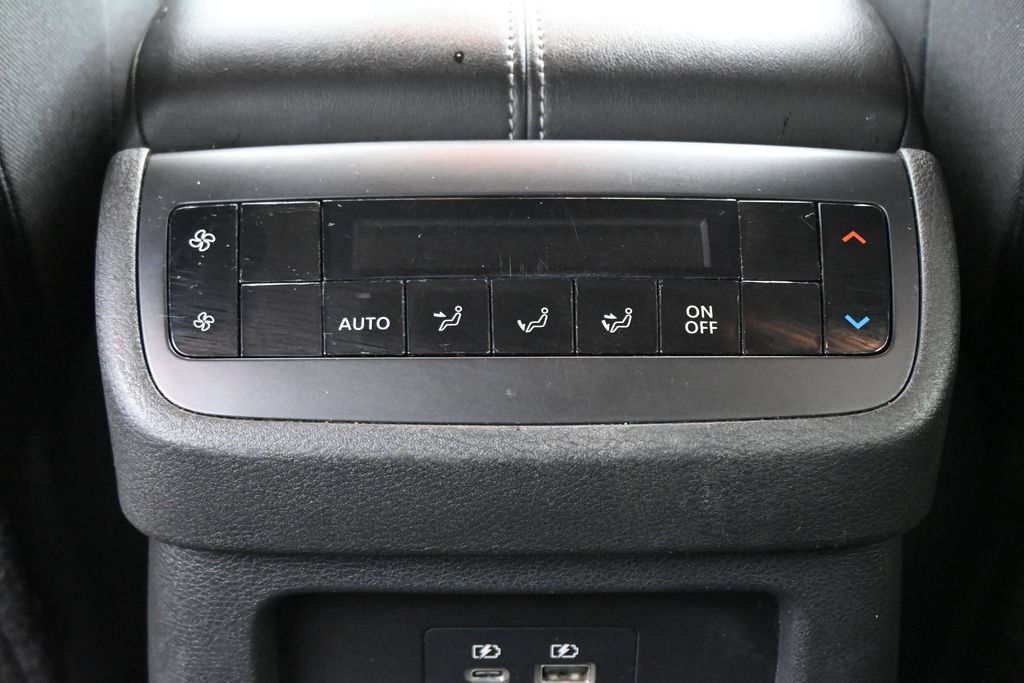 Used 2025 Nissan Pathfinder SV AWD/4WD image 27